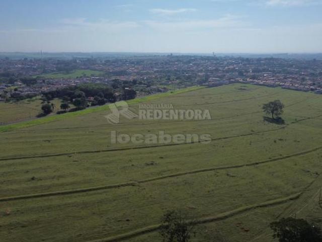 Venda de Terreno Padrão no bairro Jardim Holambra 308,55°