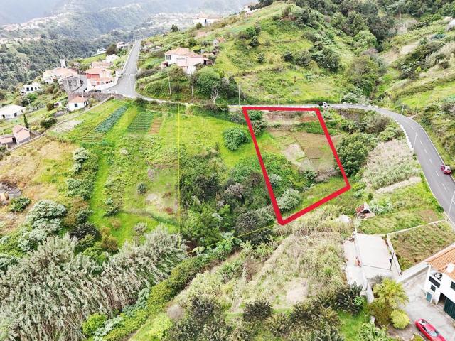 Venda de Terreno para construção no Faial Santana