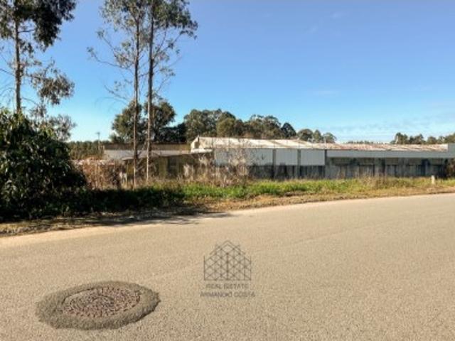 Venda de Terreno Urbano com 767m²