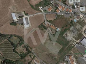 Venda de terreno urbano para construção de 144 fogos, no centro da cidade Sobral Monte Agraço