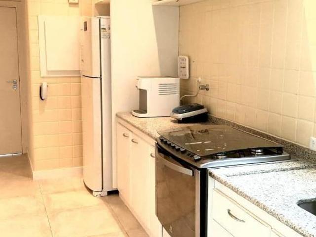 Venda de apartamento moderno e funcional, em Higienópolis, com 190m2 de área útil, 3 suítes, 1 vaga