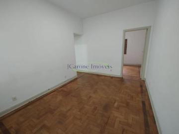 Venda de apartamento reformado com 2 quartos perto do Parque da Aclimação em São Paulo / SP
