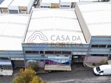 Venda de armazém industrial, escritório e logradouro em Erme. 446m² Ermesinde