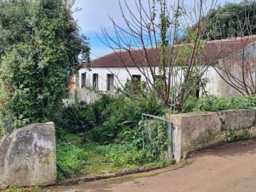 VENDA de CASA MORADIA para reabilitar São Bartolomeu de Regatos, Angra do Heroísmo, Ilha Terceira, Açores
