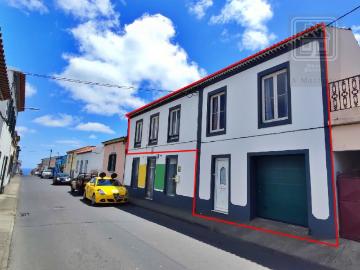 VENDA de CASA MORADIA T3+1 com garagem e terraços Arrifes, Ponta Delgada, Ilha de São Miguel, Açores
