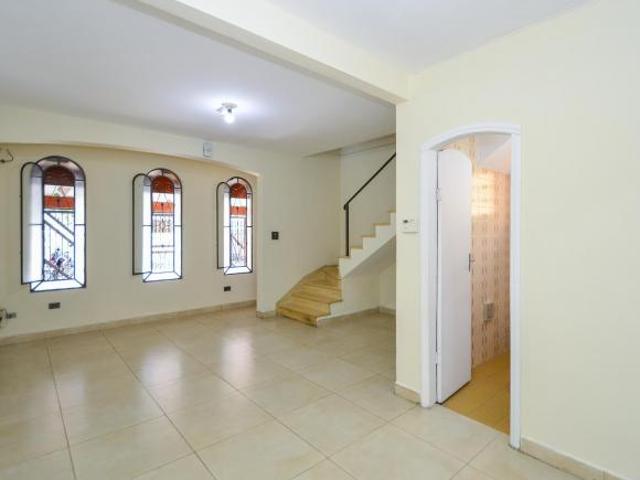 Venda de casa no Campo Belo com 131m² de terreno e170m de construção 2 quartos,1dependência de servi