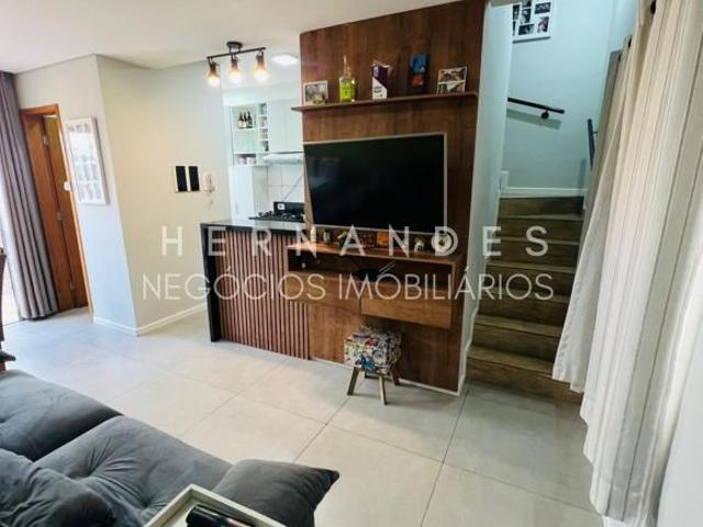 Venda de Casa em Condomínio de Luxo em Santana de Parnaíba SP, 3 Quartos e 2 Vagas de Garagem!