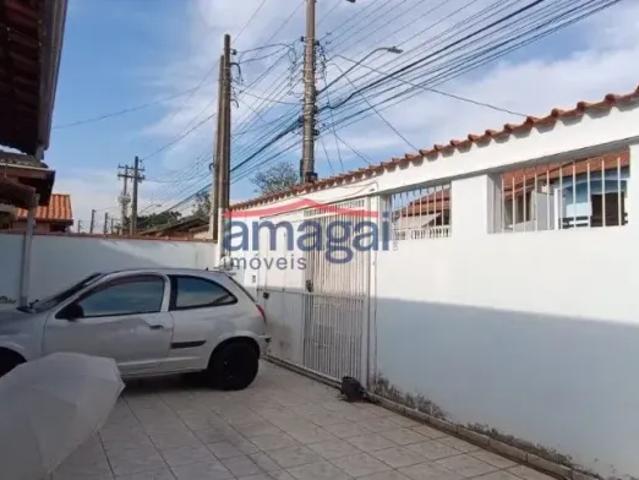 Casa em Jacareí, no bairro Jardim Terras de São João, à venda