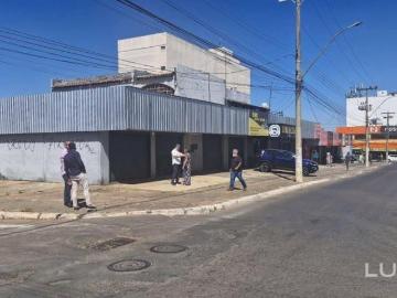 Venda de Dois Terrenos Comerciais Juntos em Esquina com 700 m² e renda mensal – Taguatinga Norte Q
