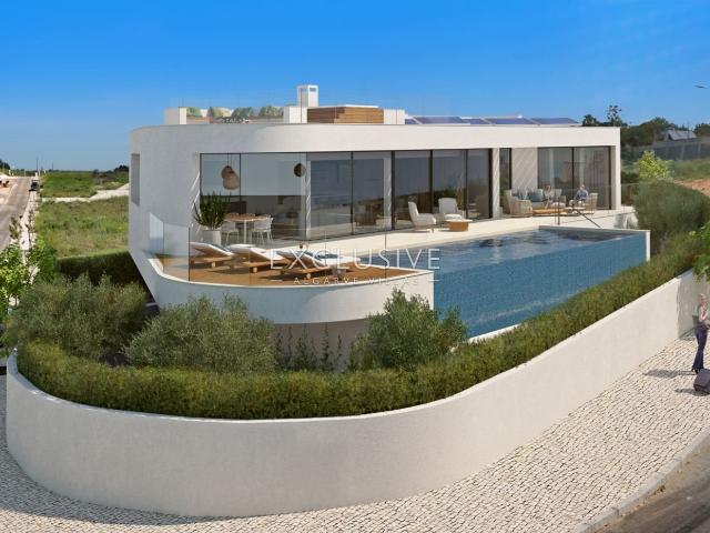 Venda de moradia contemporânea, com vista para o mar e a uma. 240m² Luz