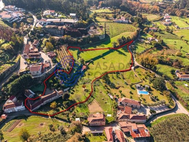 Venda de Quinta em Paço de Sousa com 11.000m2