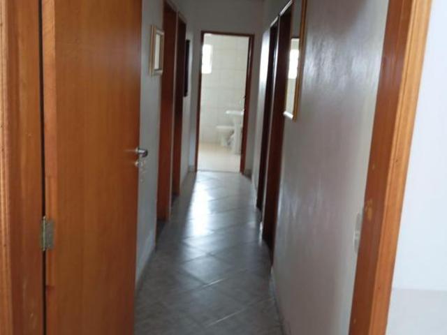 Venda dessa deslumbrante chácara em Cotia, SP, com *1780 m²*