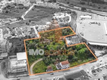 Venda Exclusiva de 5 Lotes de Terreno Urbano com Área Total de 7.595 m²