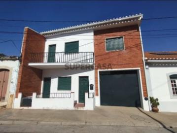 Venda Moradia Banda T5, na Golegã Santarém