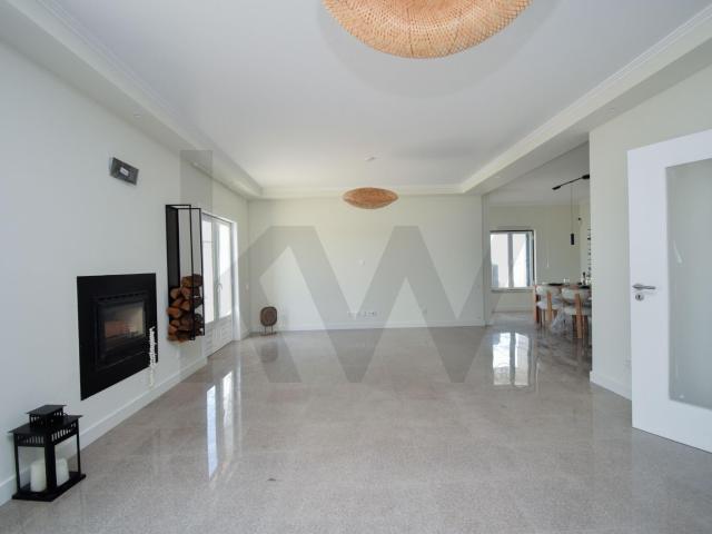 VENDA Moradia T4+1 Exclusiva com Vista de Mar em São João das Lampas
