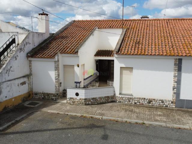 Venda Moradia T3 c/quintal em Reguengos de Monsaraz