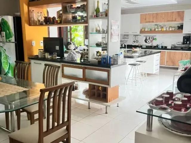 Venda ou Locação Maravilhosa casa com área verde de aproximadamente 4.000 M²