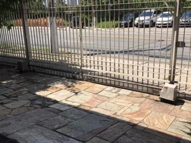 VENDA SOBRADO NO MORUMBI, REGIÃO DO JARDIM GUEDALA COM 900m², 04 DORMITÓRIOS SENDO 02 SUÍTES, 06 V