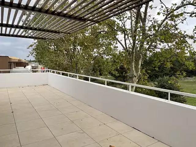 Vendargues 34740 Location appartement 3 pièces t3 au dernier étage terrasse