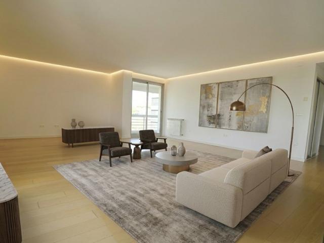 vendas Apartamento de alto padrão de 159 m2, Linda a Velha, Lisboa