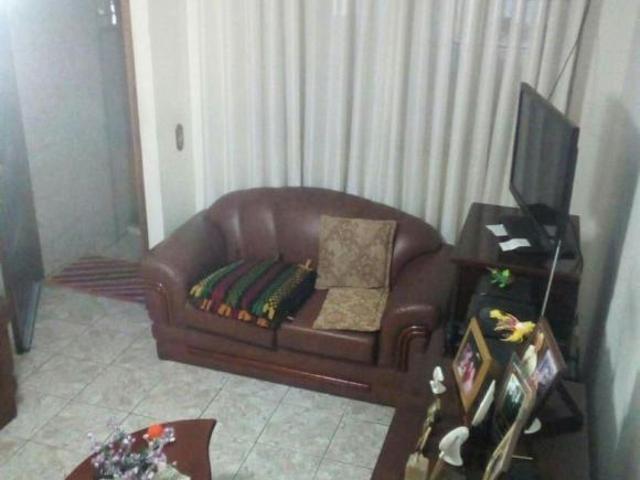 VENDE UMA LINDA CASA PQ Mª HELENA