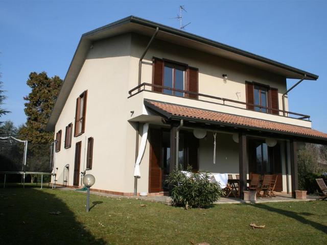 Villa in vendita in via eurosia, Casatenovo