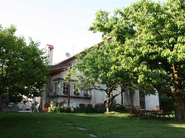 Villa in vendita in via s. gaetano 63, Casatenovo