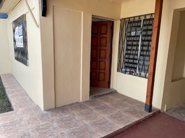 Vende acogedora casa la calera, 3 dormitorios, movilización