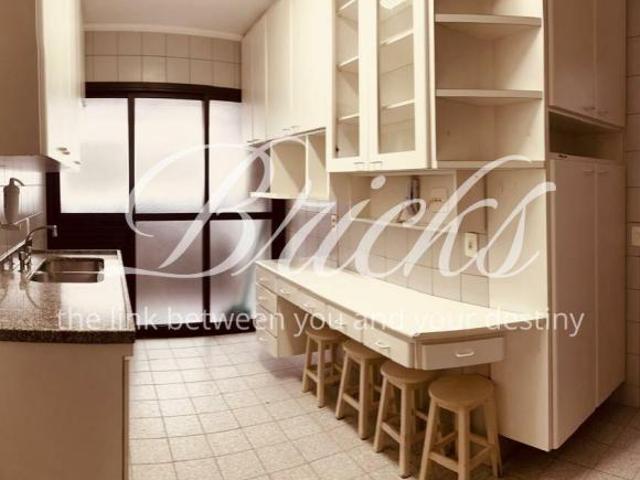 VENDE APARTAMENTO EM MOEMA COM 4 DORMITÓRIOS DUAS SUITES 2 VAGAS