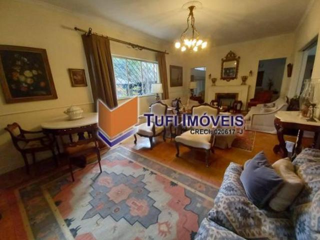 Vende Belíssima residência