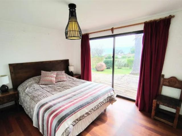 Vende casa a orilla de Lago Rapel. 5 dorm. Condominio. 4 dormitorios por 7250.00 en Las Cabras