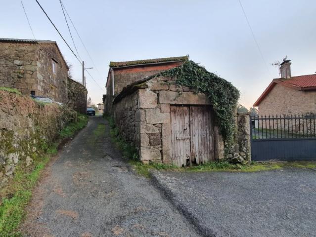 VENDE CASA EN FOLGOSO CON FINCA DE 900 M2