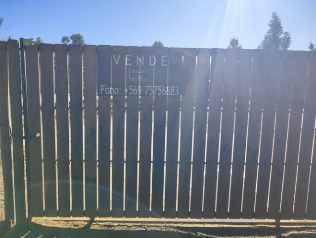 Vende casa entre Algarrobo y El Quisco, de 4 d y 3 b. Terreno de 1.350 mt2 y casa de 140 mt2. Condominio Los Centinelas. 4 dormitorios por 220000. 00 en El Quisco