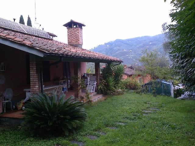 Casa indipendente in vendita a Pescia