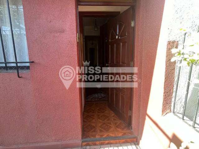 Vende casa santiago, region metropolitana | 4 dormitorios por 8061.00 en Santiago