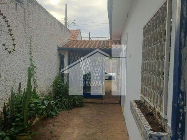 Vende Casa Térrea Encantadora em rua sem saída. Tranquilidade e Conforto