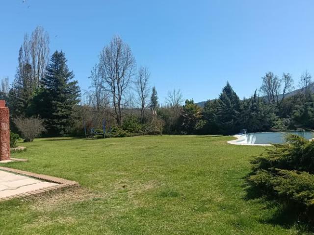 Vende casablanca tranque lo ovalle gran casa con parque | 6 dormitorios por 600000. 00 en Casablanca