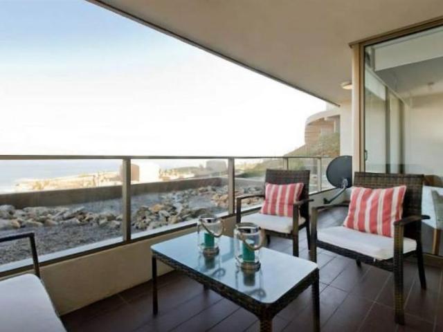 VENDE depto 3D, con vista, en Costa de Montrmar, Concón