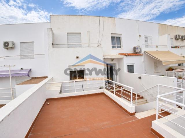 VENDE EM EXCLUSIVO MORADIA UNIFAMILIAR T3 QUINTA DO MONTE REDONDO E TORRÃO