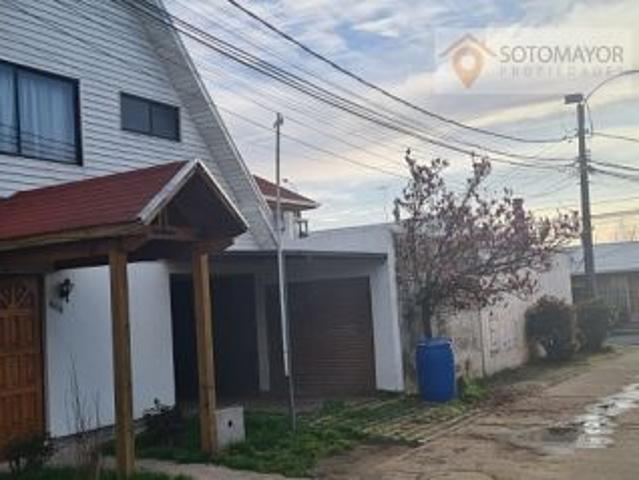 Vende excelente casa, barrio residencial