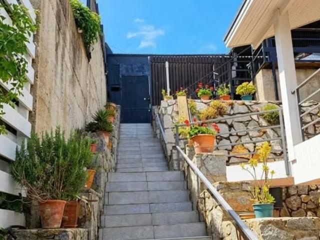 Vende exclusiva casa con vista al mar reñaca viña del mar | 5 dormitorios por 24000.00 en Viña del Mar