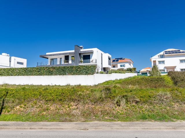 Vende Lote Ericeira, A Casa das Casas