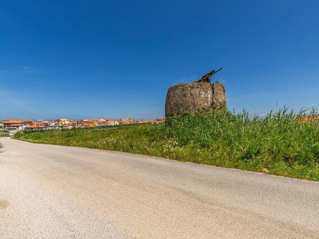 Vende Moinho Ericeira 16 Km, A Casa das Casas