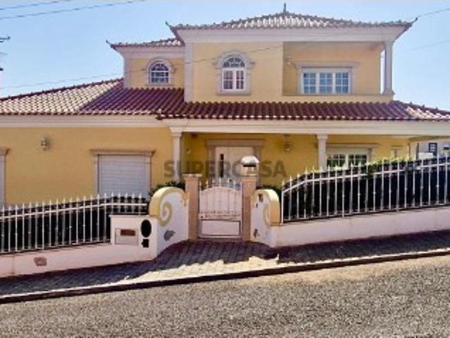Vende Moradia T4 Ericeira 4 Km, A Casa das Casas