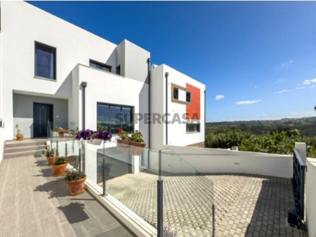Vende Moradia T5 Ericeira 5 Km, A Casa das Casas