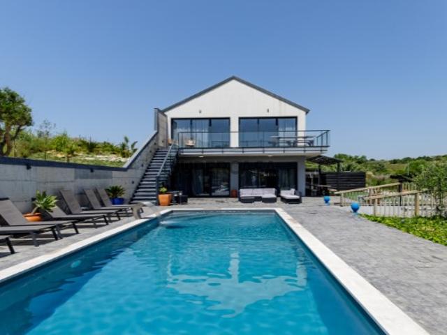 Vende Moradia T7 Ericeira 4 km, A Casa das Casas