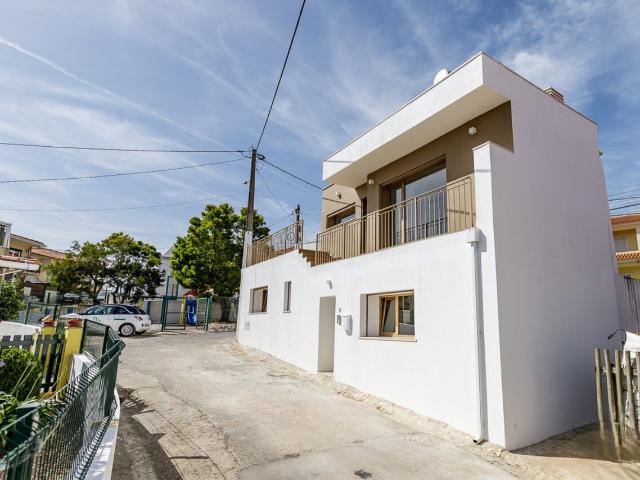Vende Moradia T2 Ericeira 15 km, A Casa das Casas