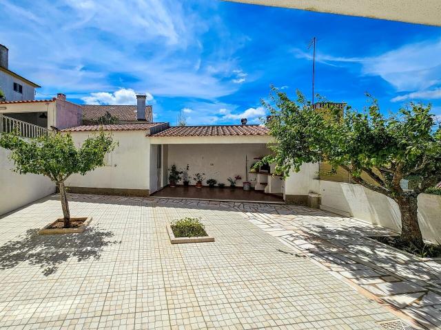 Vende Moradia T3 Ericeira 10 km, A Casa das Casas