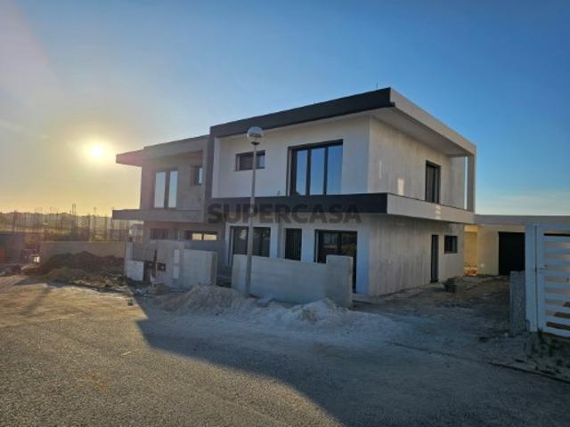 Vende Moradia T3 Ericeira 11 km, A Casa das Casas