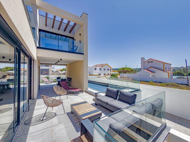 Vende Moradia T3 Ericeira 8 km, A Casa das Casas